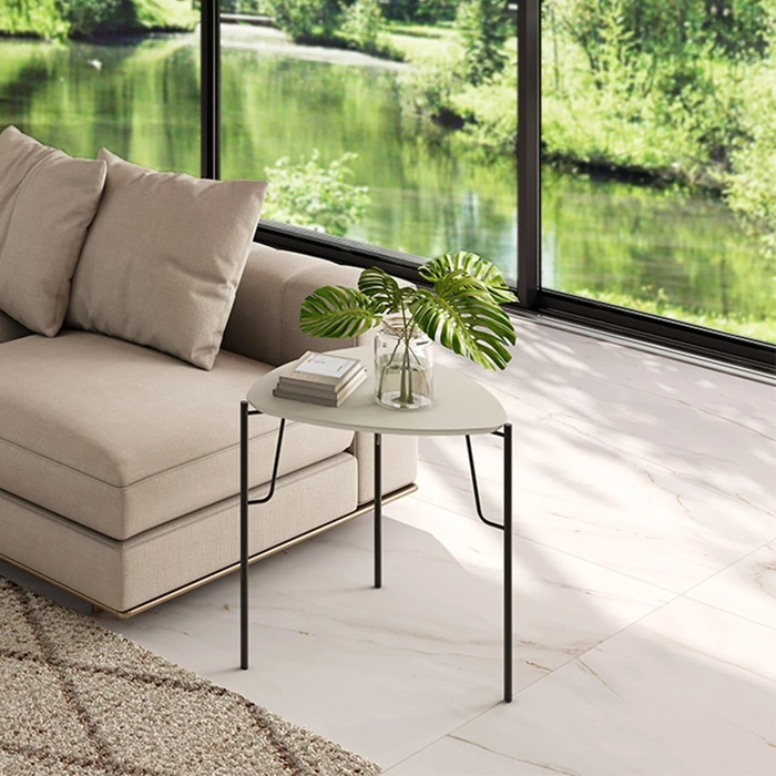 Mesa Lateral Alta Para Sala Pés Metálicos Blen Luna/Preto I06 - Mpozenato