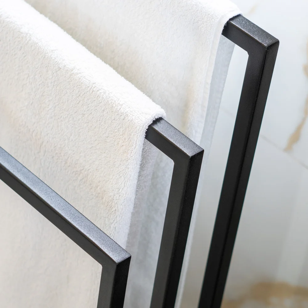 Toalheiro de Chão para Banheiro Luxe em Aço D09 Preto - Mpozenato